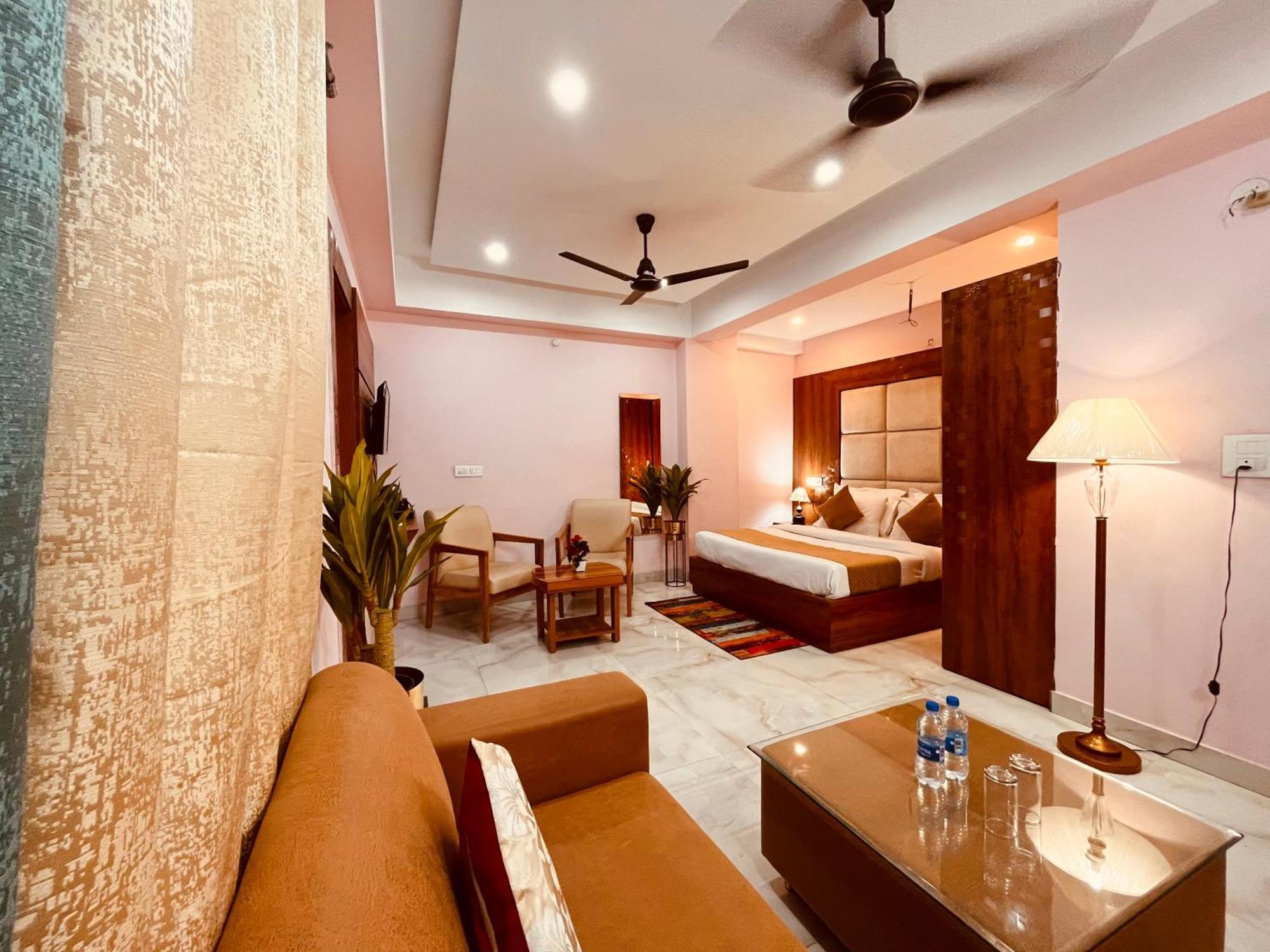 Hotel Golden Temple View By La Casa, Amritsar #Top Rated #Most Awarded #Swimming Pool #Prime Location #Luxury Rooms #Parking #Rooftop Cafe Exterior foto