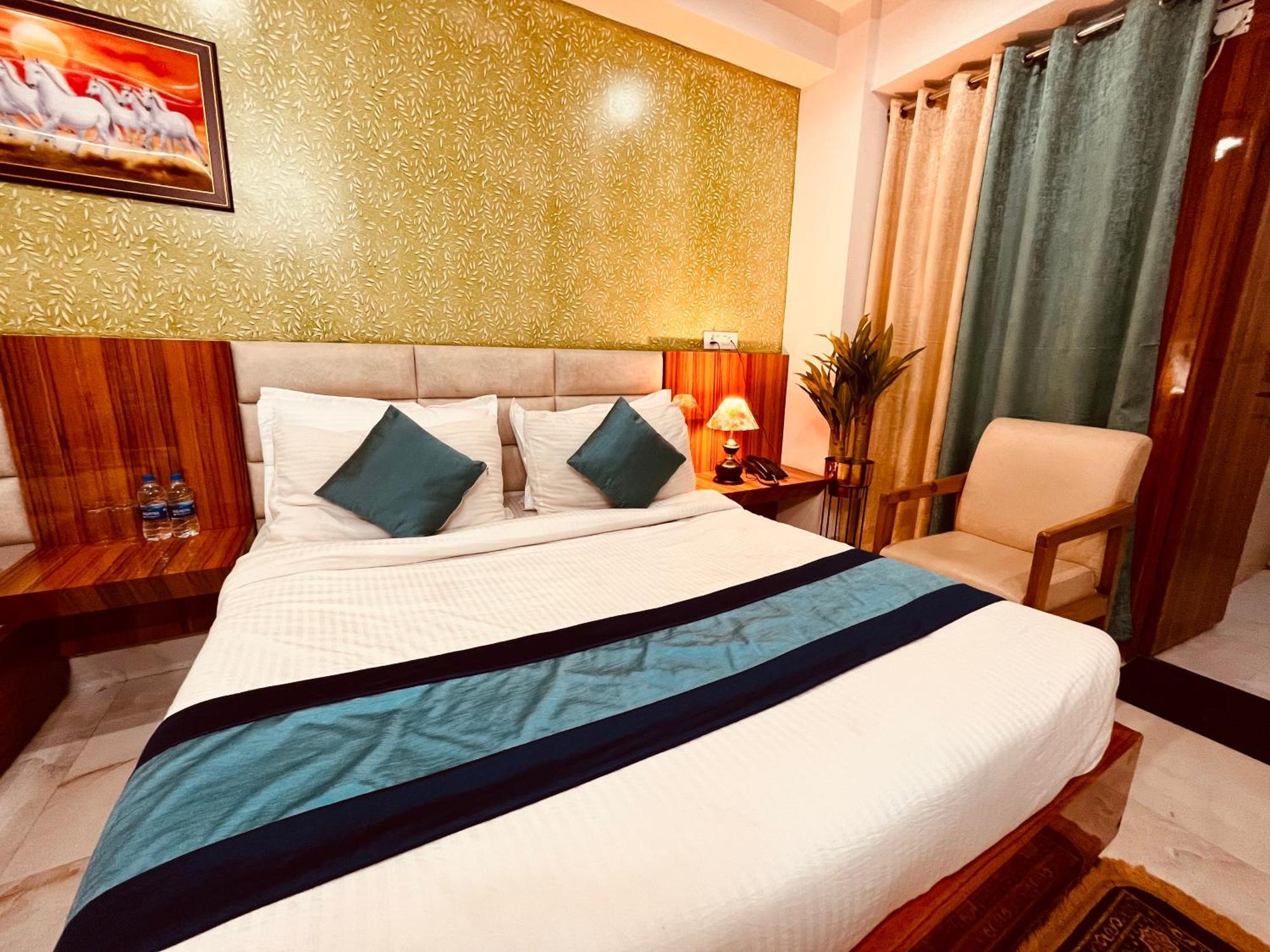 Hotel Golden Temple View By La Casa, Amritsar #Top Rated #Most Awarded #Swimming Pool #Prime Location #Luxury Rooms #Parking #Rooftop Cafe Exterior foto