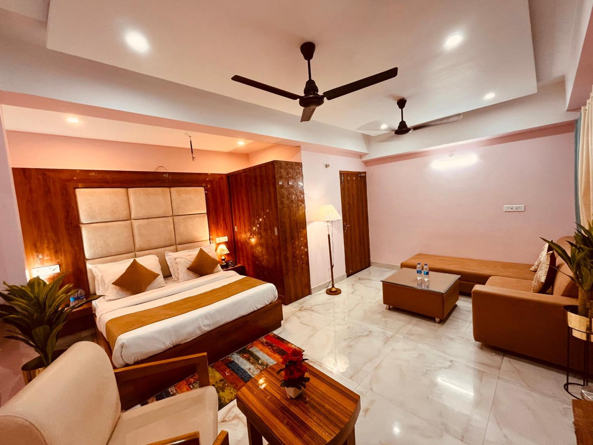 Hotel Golden Temple View By La Casa, Amritsar #Top Rated #Most Awarded #Swimming Pool #Prime Location #Luxury Rooms #Parking #Rooftop Cafe Exterior foto