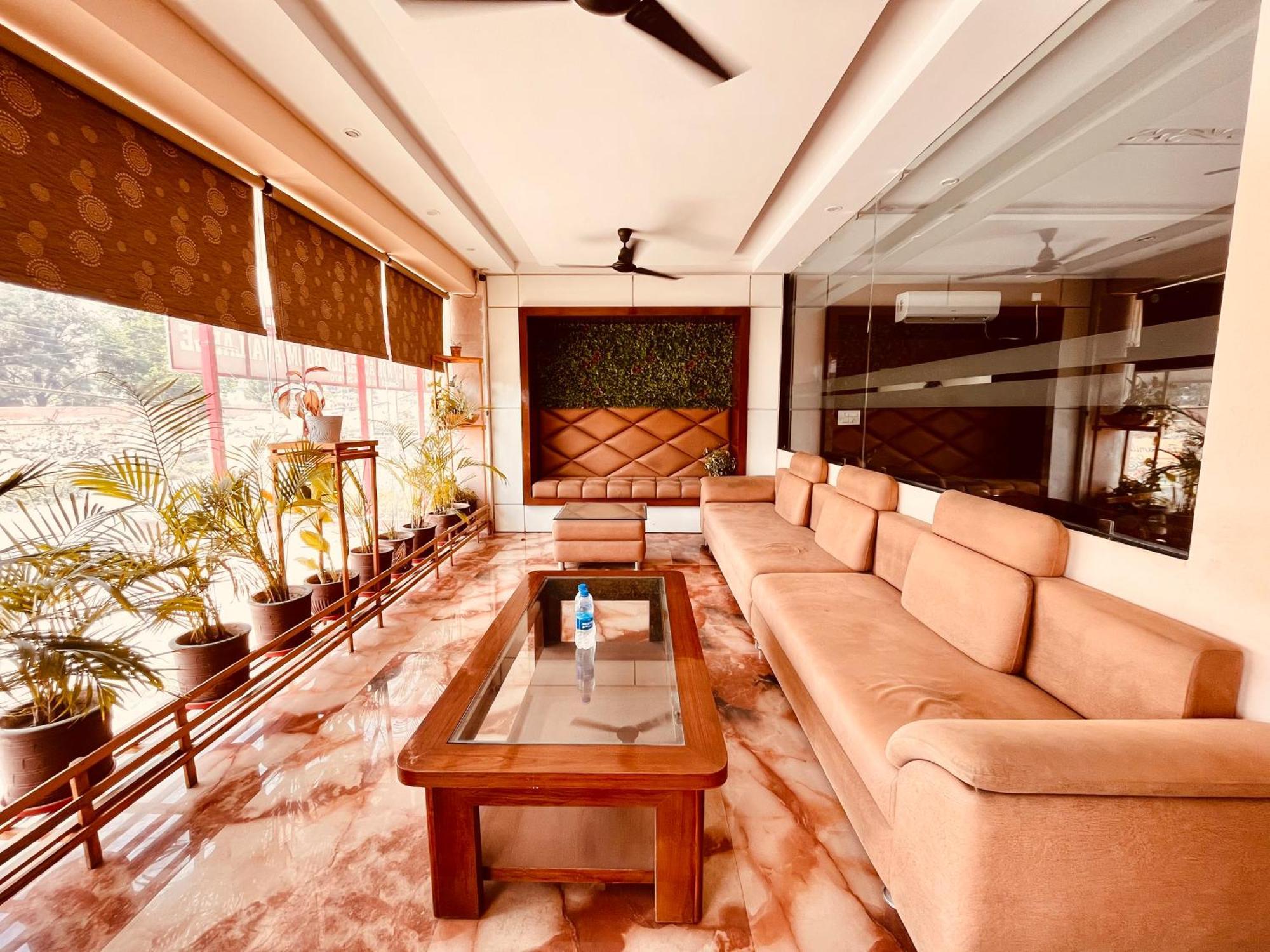 Hotel Golden Temple View By La Casa, Amritsar #Top Rated #Most Awarded #Swimming Pool #Prime Location #Luxury Rooms #Parking #Rooftop Cafe Exterior foto